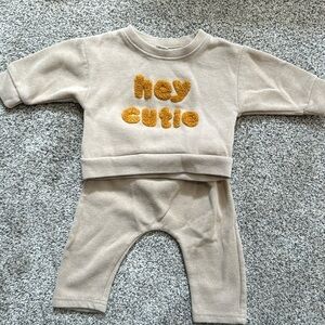 Like new ADORABLE MATCHING SET 3-6 months